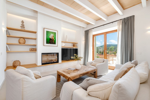 Sala de estar con chimenea