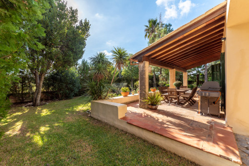 Terraza y jardín