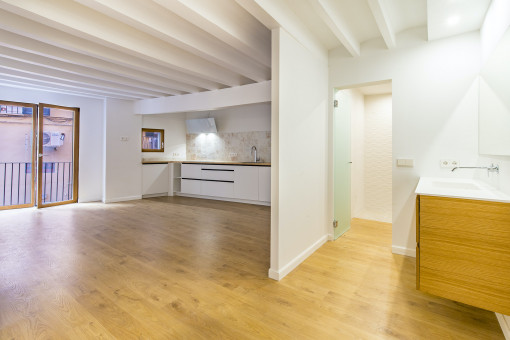 Salón y cocina abierta