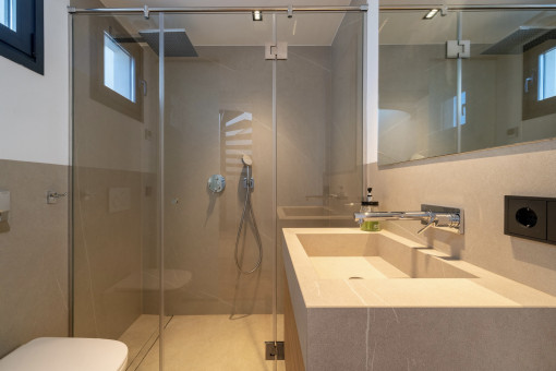 uno de los tres banos