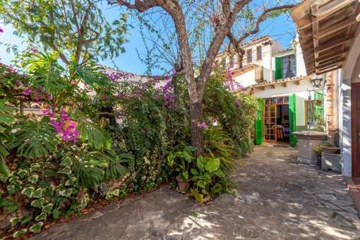 Céntrica y cuidada casa de pueblo con jardín en Alaró