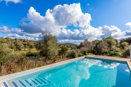 Finca con carácter en un extenso terreno, con establo y muchísimas posibilidades de renovación en Artà