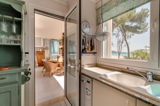 Cocina con vistas al mar