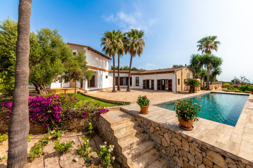 Finca de lujo con impresionantes vistas de la Sierra de Tramuntana con licencia turística