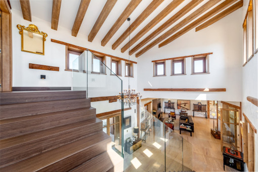 Galería y escalera