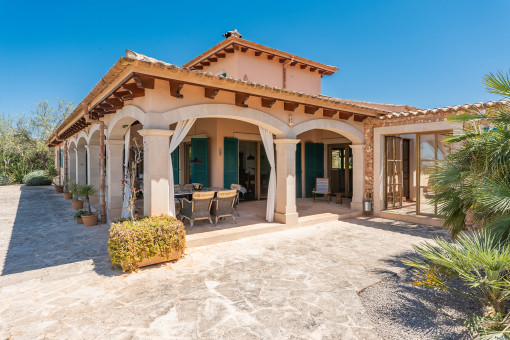 Finca y terraza