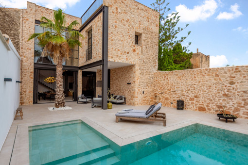 Exclusiva y lujosa casa adosada con piscina, azotea y vistas a la iglesia de Santanyí