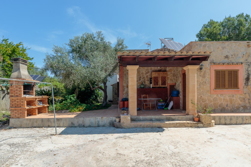 Terraza y zona barbacoa