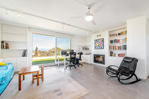 Dormitorio con terraza