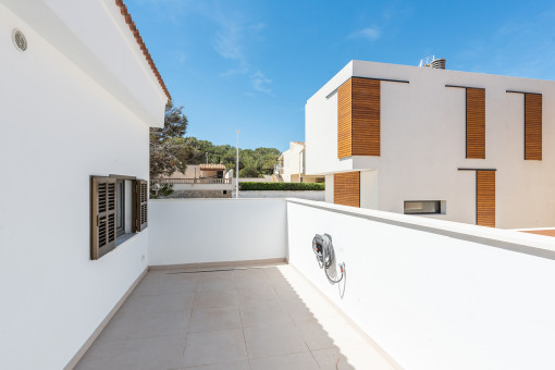 Espaciosa terraza soleada