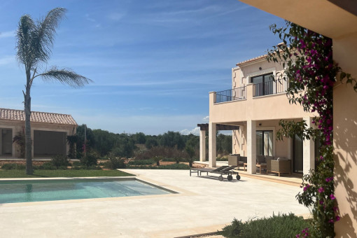 Finca y piscina