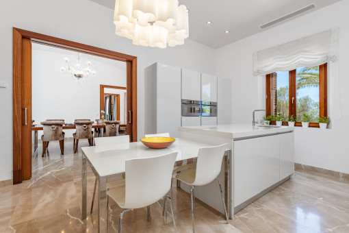 Cocina completamente equipada