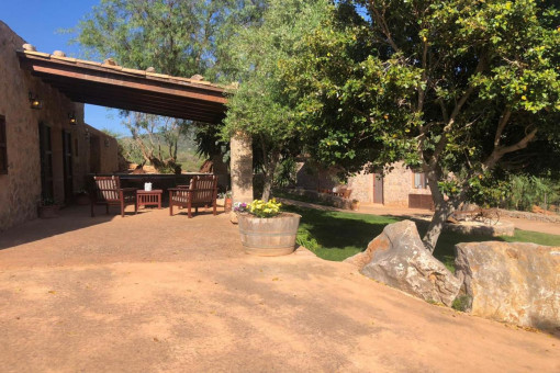 Finca rústica de 2 dormitorios y casita en el medio de la naturaleza en Sant Llorenç des Cardassar