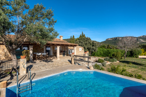 Finca con vistas panorámicas y licencia de alquiler vacacional en Esporles