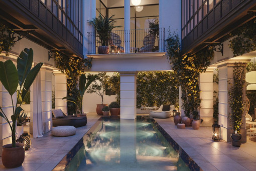 Ático con terraza y piscina comunitaria en edificio histórico del Casco Antiguo Palma