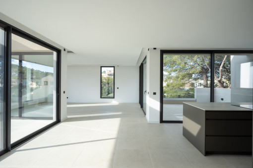 Amplia y luminosa zona de estar