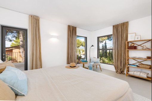 Dormitorio principal con vistas a la naturaleza