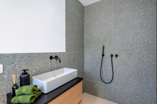 Uno de los tres baños elegantes