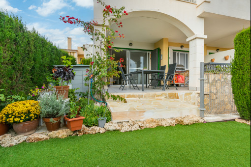 Terraza y jardín