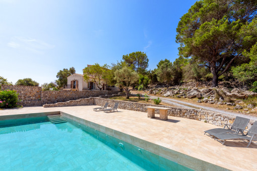 Hermosa finca con piscina y casa de invitados en Arta con vistas lejanas sobre la bahía de Canyame