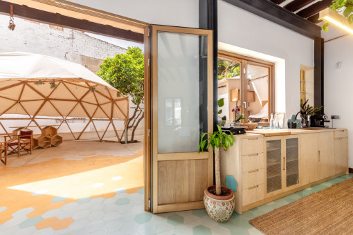 Cocina y patio