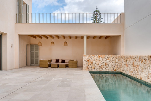 Patio con piscina
