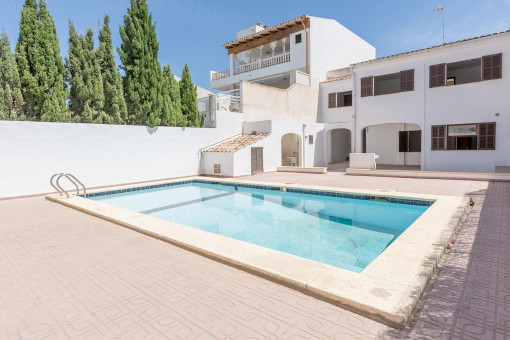 Adosado con piscina en el centro de Colonia Sant Jordi