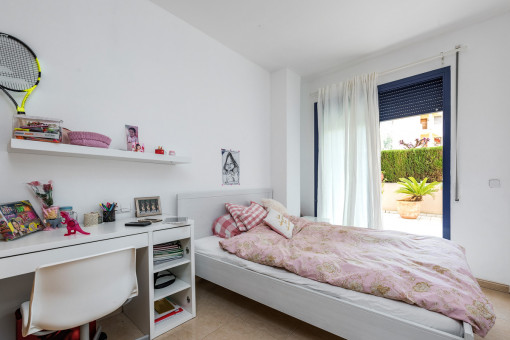 Hermoso dormitorio con acceso a la terraza 