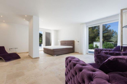 Dormitorio principal con cama doble