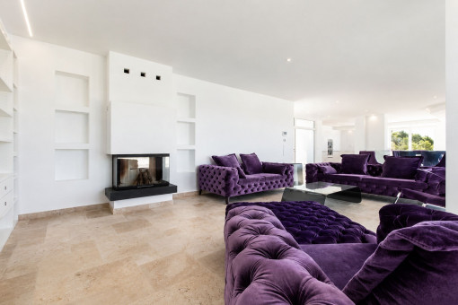 Salón con chimenea
