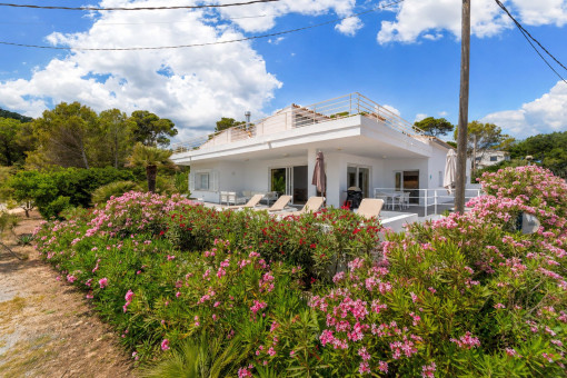 Chalet espacioso en primera linea del mar