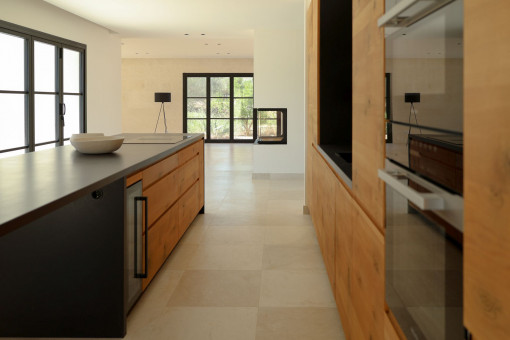 Moderna cocina de concepto abierto