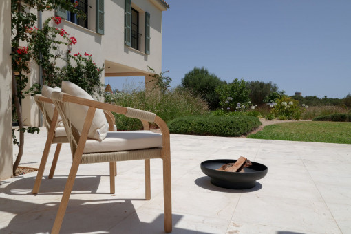 Jardín con vegetación mediterránea