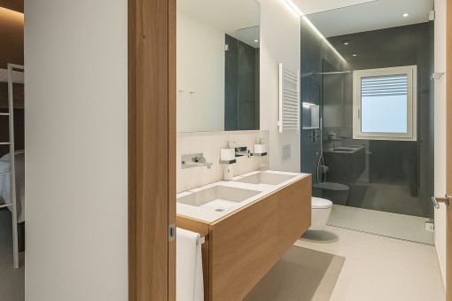 Baño en suite del dormitorio infantil