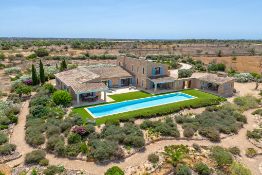 Fantástica finca de piedra natural con piscina y maravillosas vistas cerca de Ses Salines