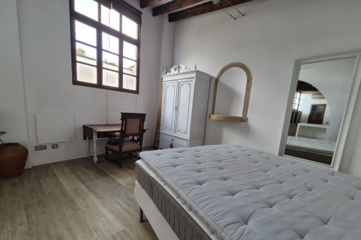 Dormitorio y escritorio