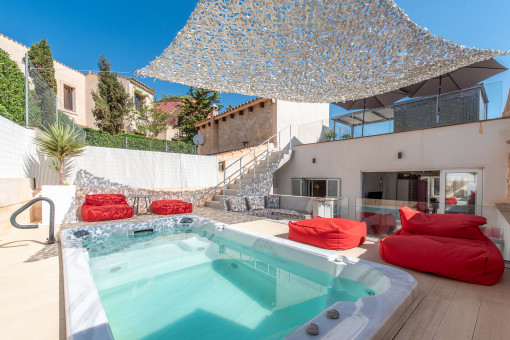 Patio con SWIM SPA