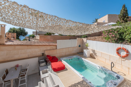 Patio con SWIM SPA 