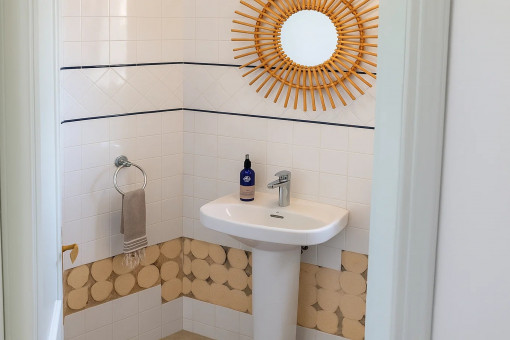 Baño en la planta baja del apartamento independiente