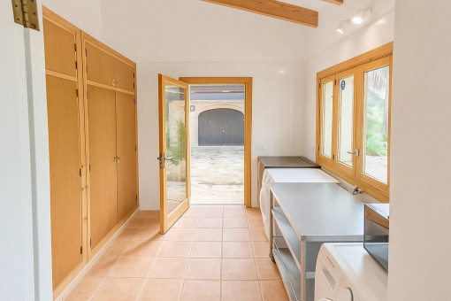 Lavandería con acceso al exterior