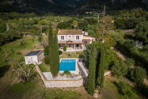 Encantadora finca con piscina y vistas