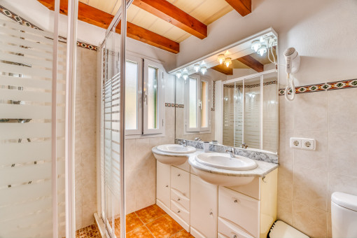 Primero de tres baños planta baja