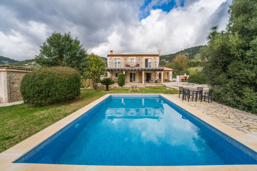 Finca idílica con piscina y vistas