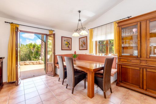 Comedor con cocina abierta