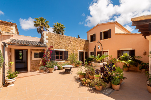 Finca en Artà con patio acogedor