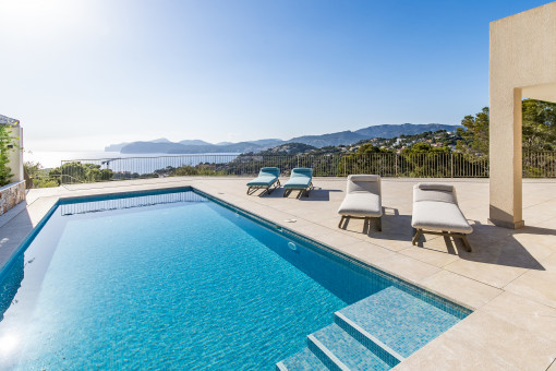 Vista desde la terraza con piscina