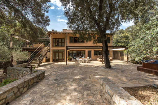 Elegante chalet de estilo mediterráneo