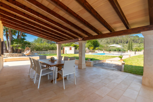 Amplia terraza ideal para disfrutar de la vida al aire libre