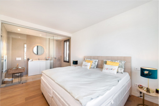 Dormitorio principal con baño en suite