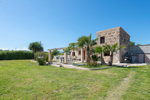 Casa de piedra con alma mallorquina